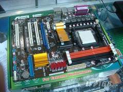 9相供电+交火 一键超频770主板全面到货