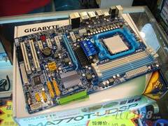 豪华10相全固态 技嘉销量王惊报超低价