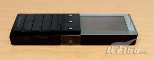 比x10还贵 索尼爱立信透明手机x5开箱 - it168