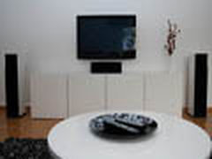 清凉到底 冷色巧搭配营造清凉影视室