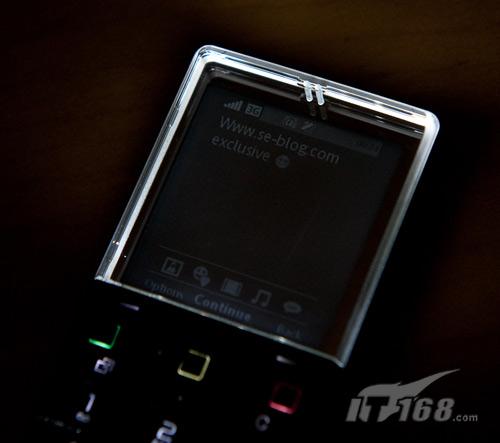 比x10还贵 索尼爱立信透明手机x5开箱